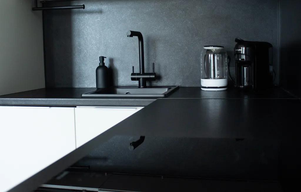 Квартира Апартаменты студия с бассейном и видом на море — Севастополь