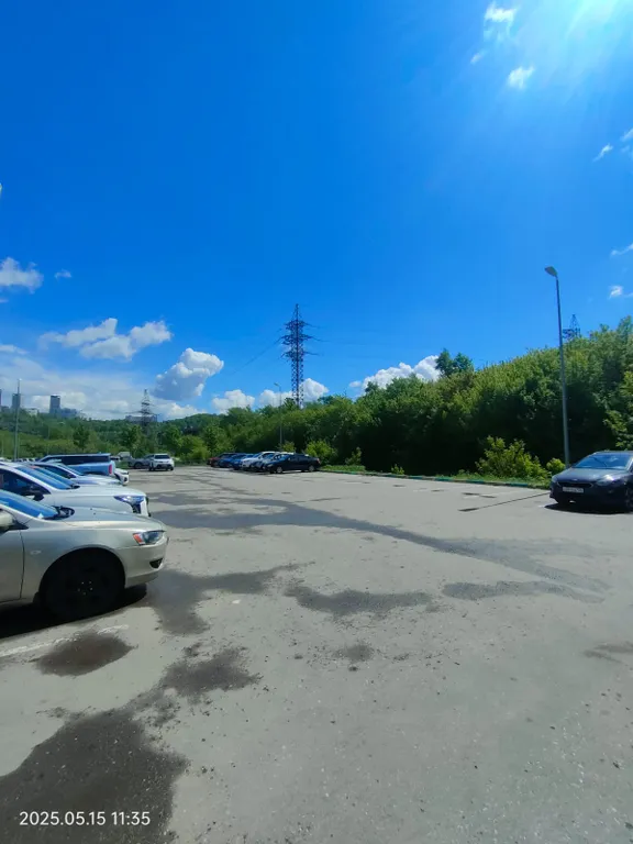 Уютная двухкомнатная квартира с видом на город и реку с 25 этажа