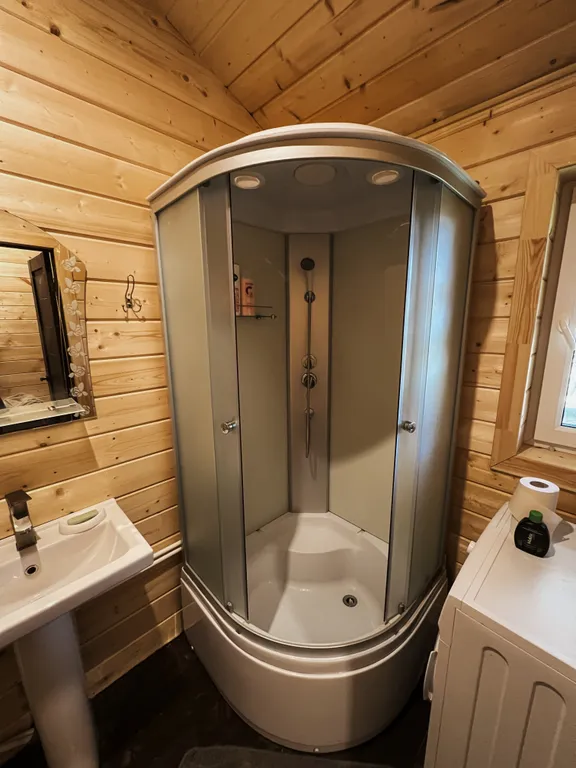 Дом на берегу озера Селигер