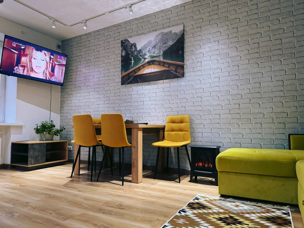 Просторная квартира с отдельным входом возле гипермаркета Перекресток