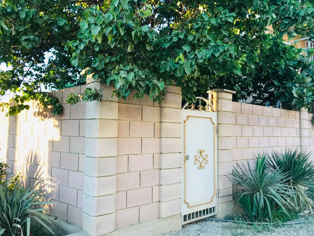 Коттедж Дом с беседкой — Судак