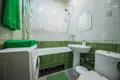 Ванная, кафель.Предоставляются полотенца, мыло, туалетная бумага