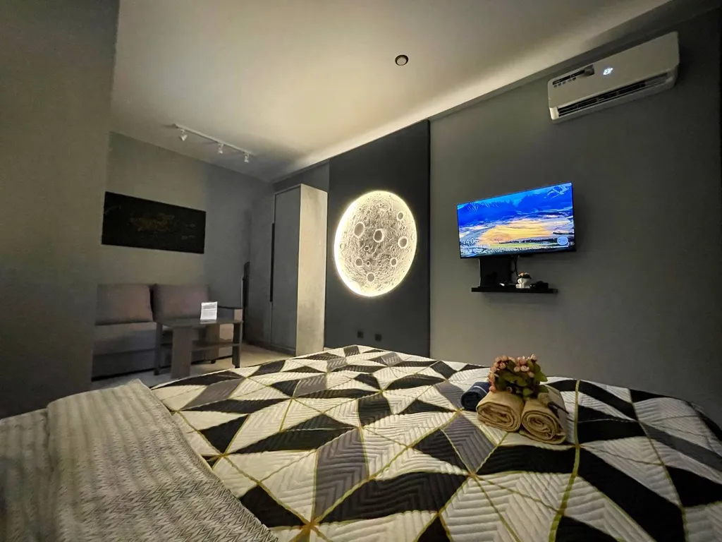 Апартаменты в стиле Космос напротив Московской площади