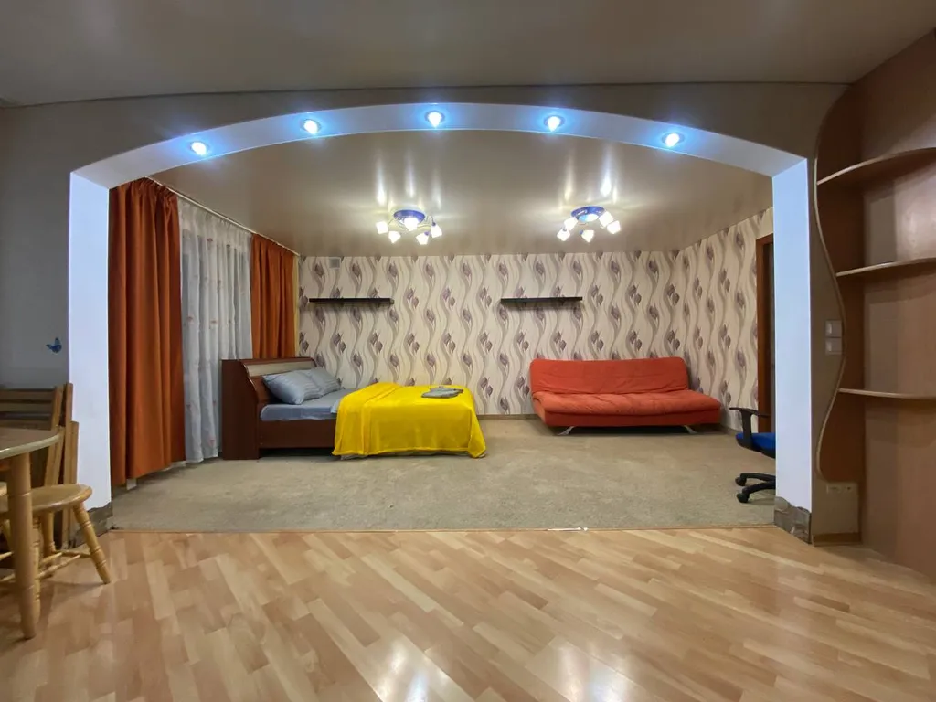 Двухкомнатная квартира рядом с ЖД-вокзалом