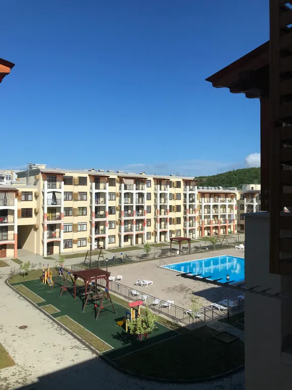 Уютная студия с видом на бассейн