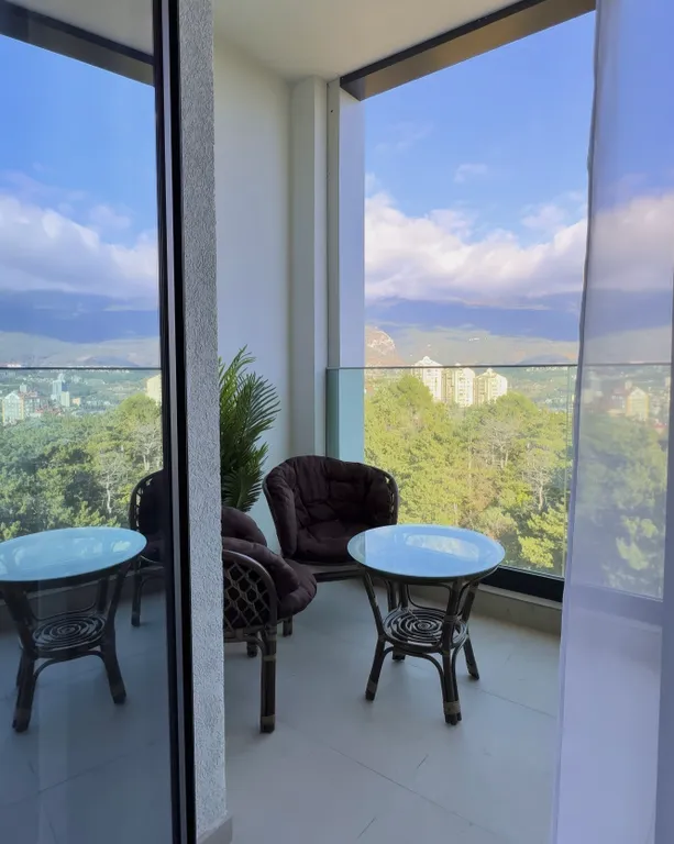 Апартаменты-студия с видом на горы в престижном районе