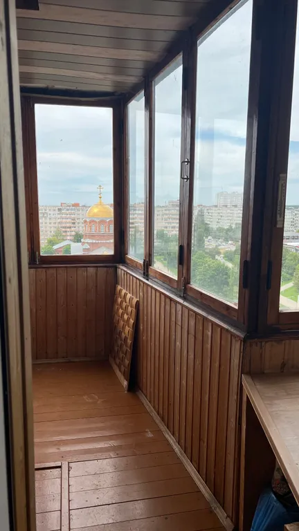 Видовая двухкомнатная квартира в зеленом районе города