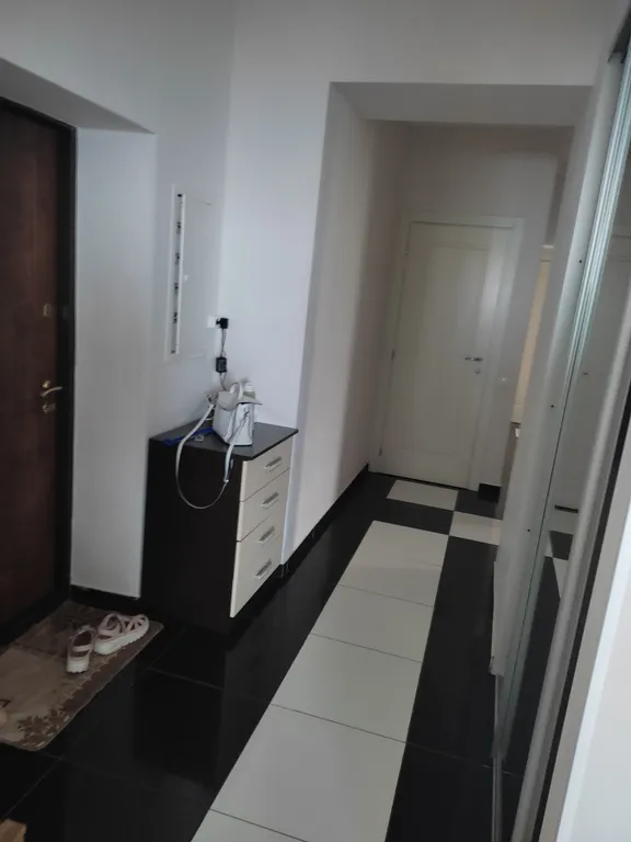 Огромная квартира с бассейном и видом на море