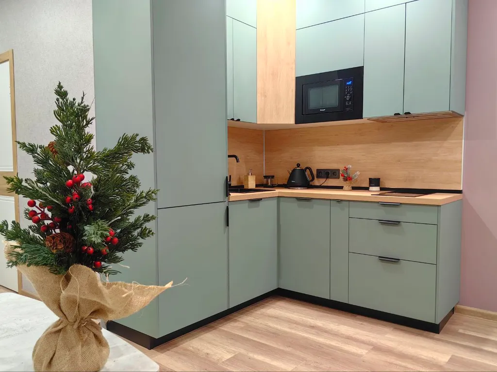 Просторная студия рядом с большим торговым центром