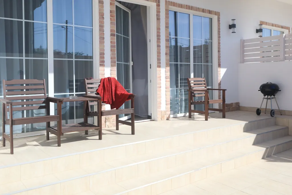 Квартира 2-комнатная Квартира — Кучугуры