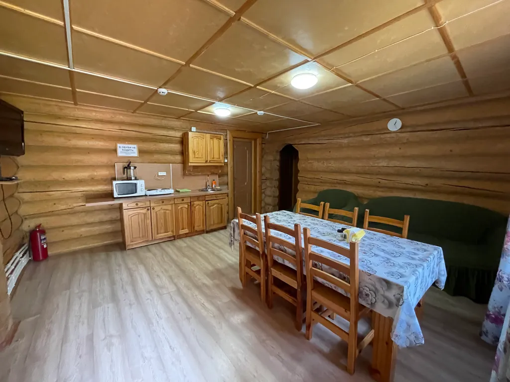 Дом на берегу озера Селигер