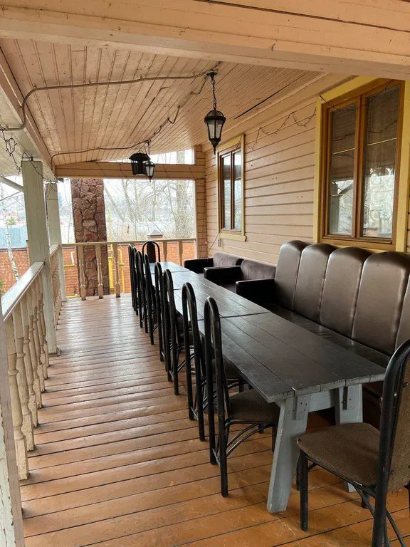 Дом с баней и бассейном