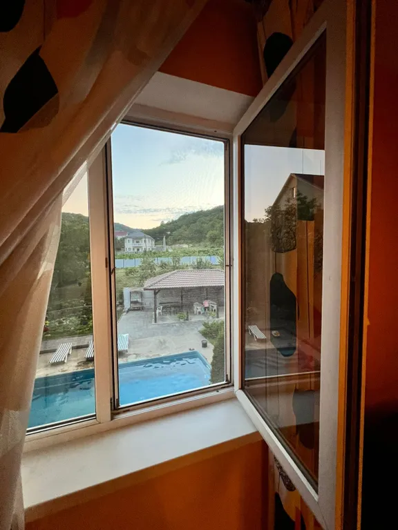 Комната в коттедже с бассейном