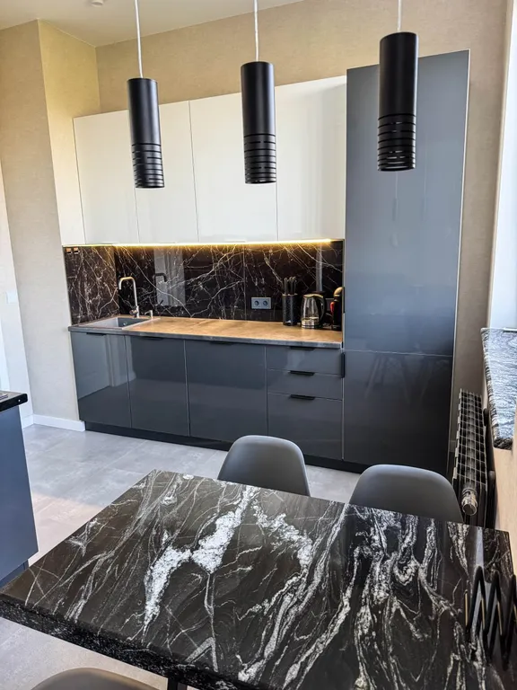 Просторная современная квартира для семьи