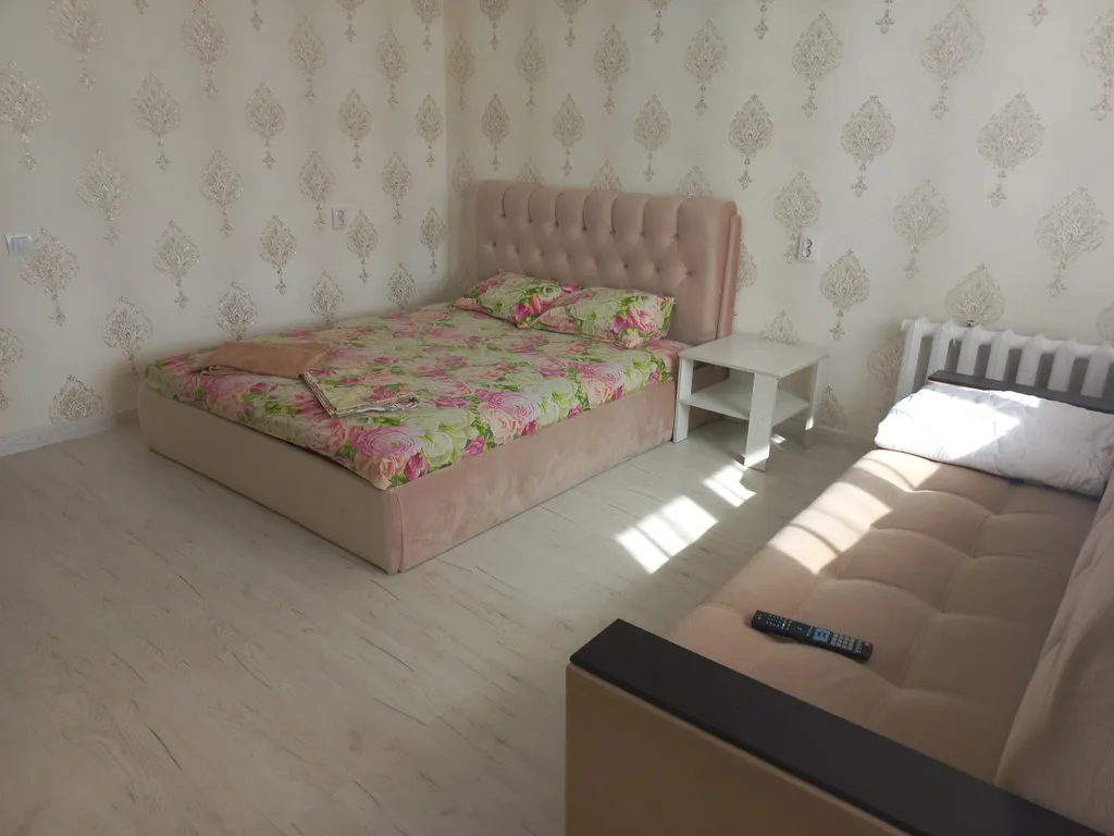 3-х комн. квартира возле Ледовой Арены и стоматологии (р-н Раница)