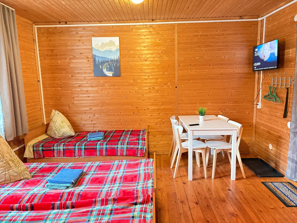 Квартира Жилая комната в деревянном домике четырёхместная — Апшеронск