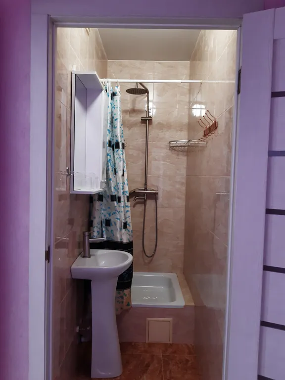 Квартира Квартира Раздельная трёхкомнатная в шаговой доступности море и центр города — Анапа