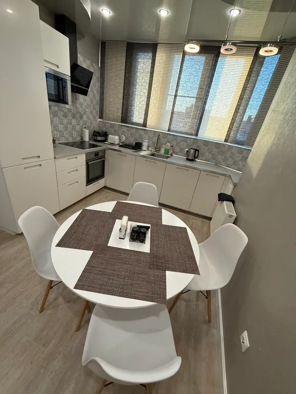 2-комнатная квартира около парка Галицкого