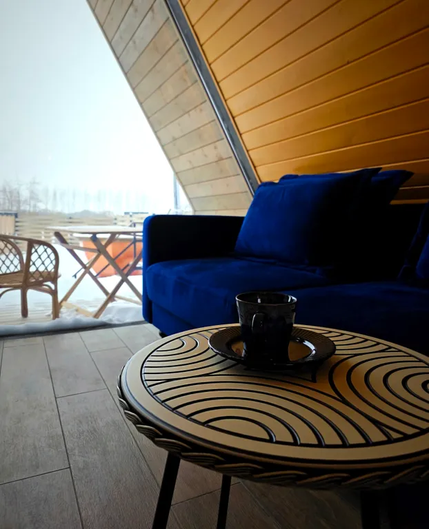 Дом на берегу реки