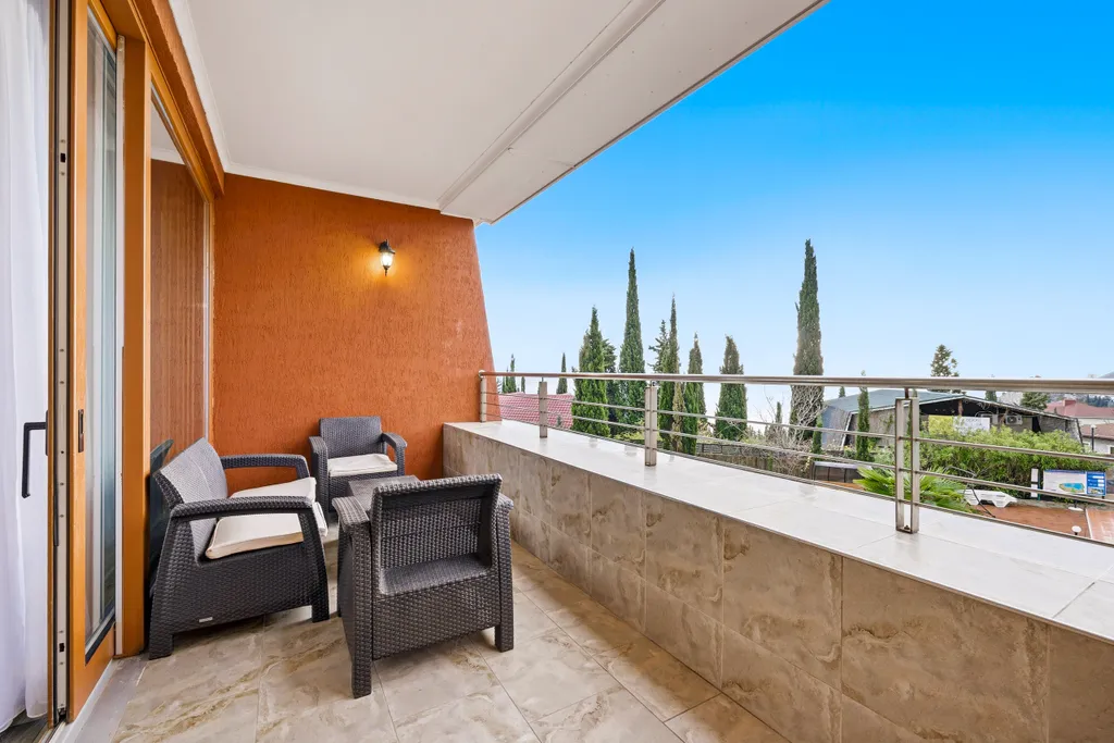 3-комнатная квартира с видом на море