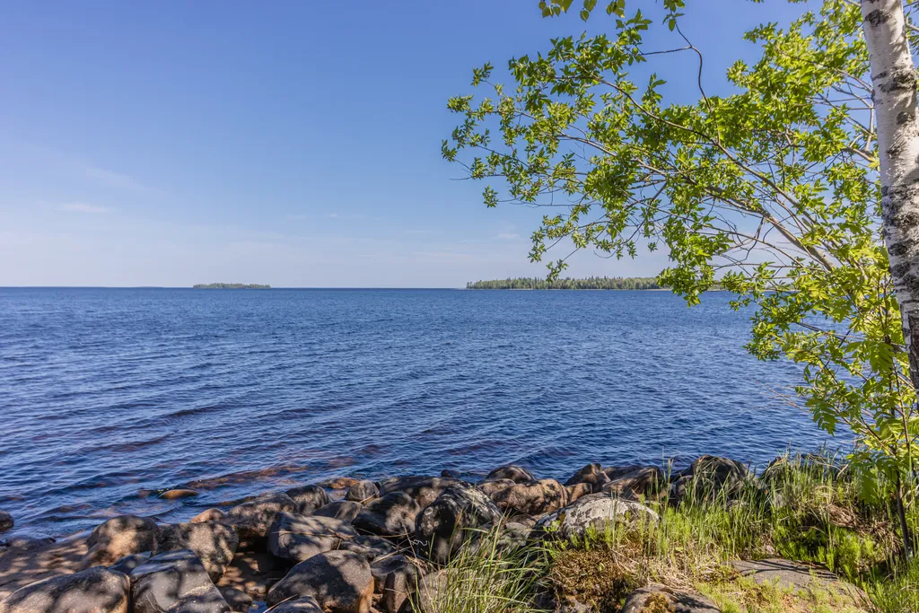 Коттедж Дом с бассейном в Карелии — Деревянное