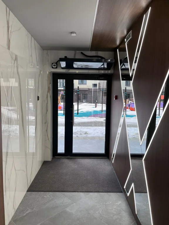 Центр города, квартира на набережной у Рыбной деревни