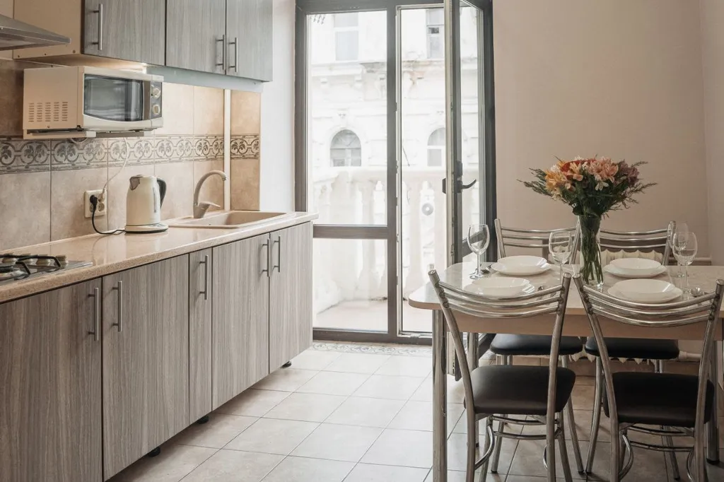 Сталинская Трёшка Халтуринский на главной улице города