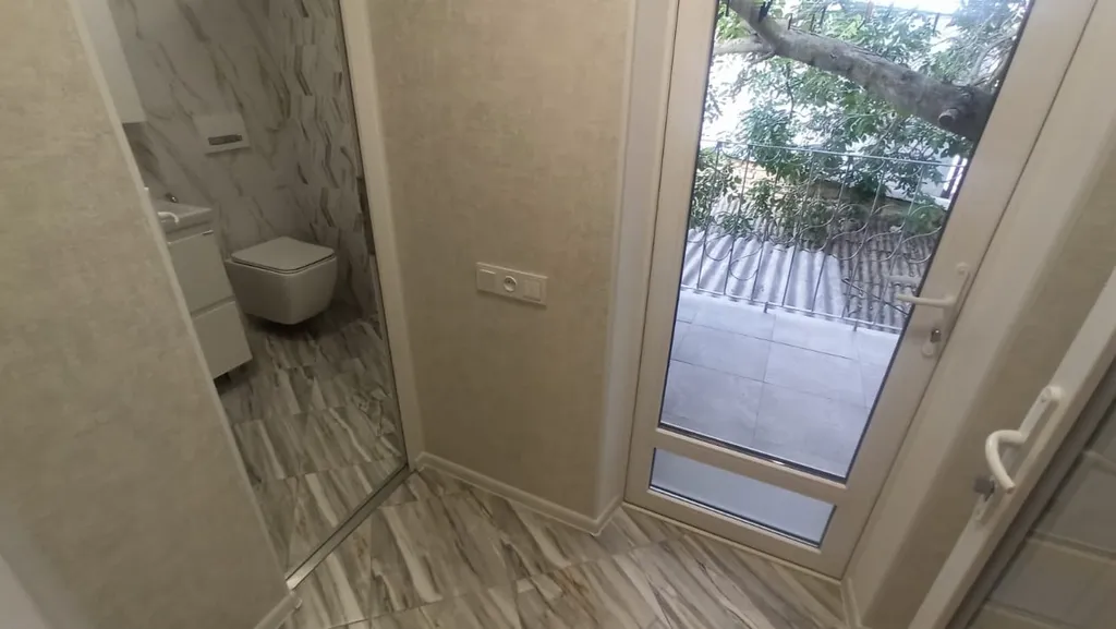 Уютный домик с отдельным двором в тихом районе города