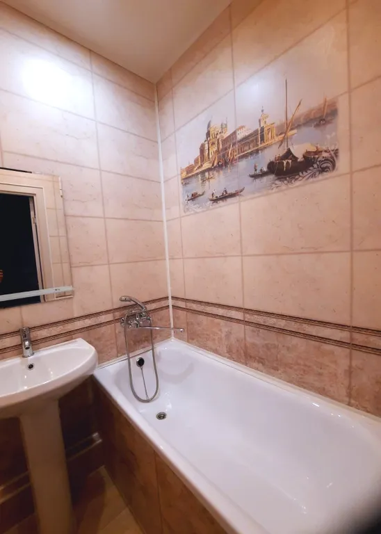 Квартира с панорамными окнами в новом ЖК у самолета