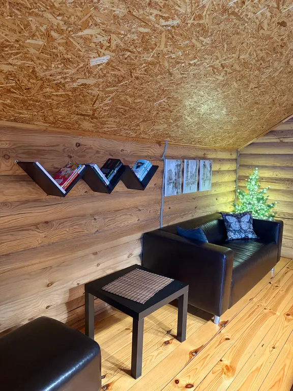 Коттедж Дом на берегу пруда — Бор