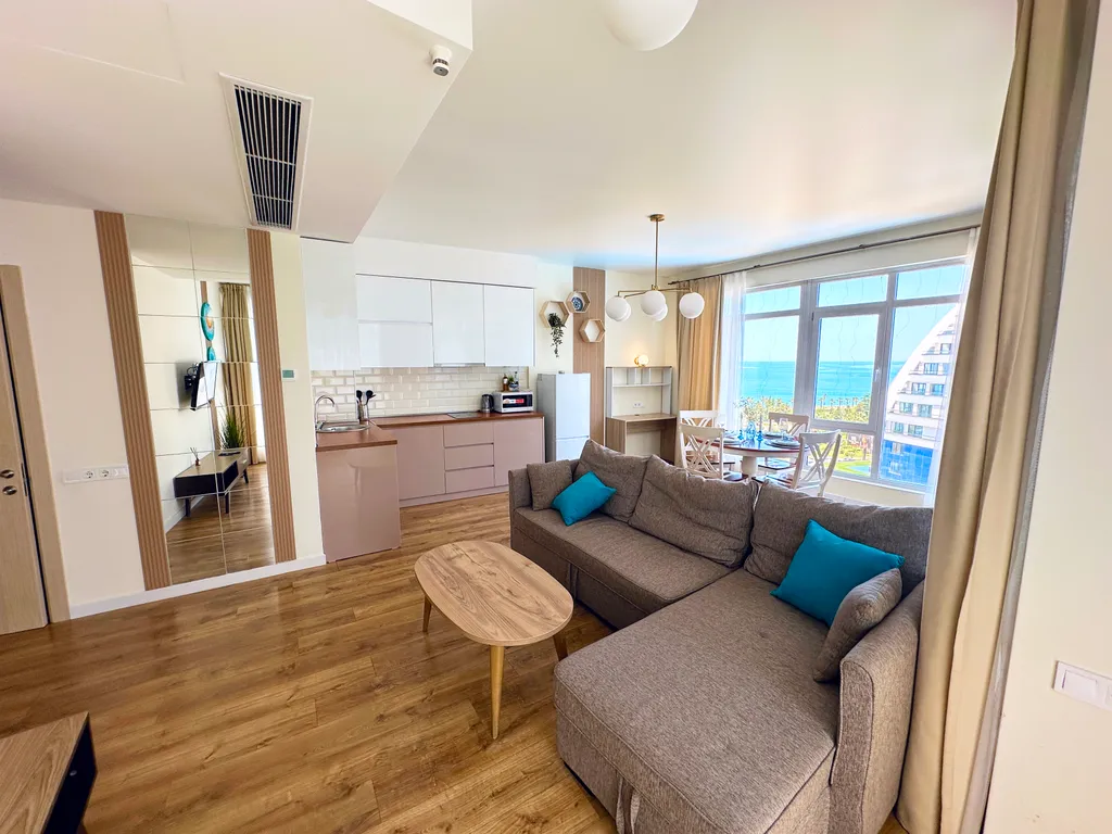 Апартаменты с видом на бассейн и море, ЖК White Sails