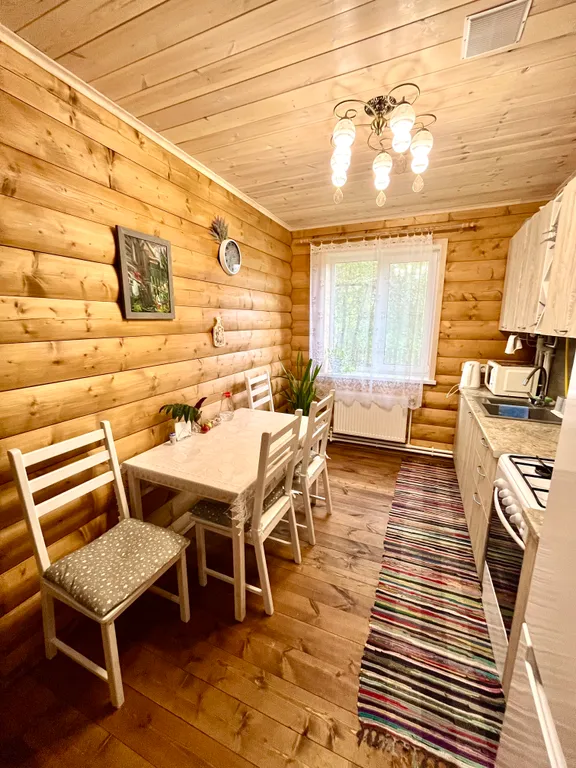 Уютный деревенский дом в сердце города