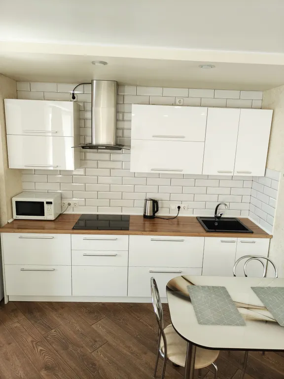 Уютная студия в новостройке в центре