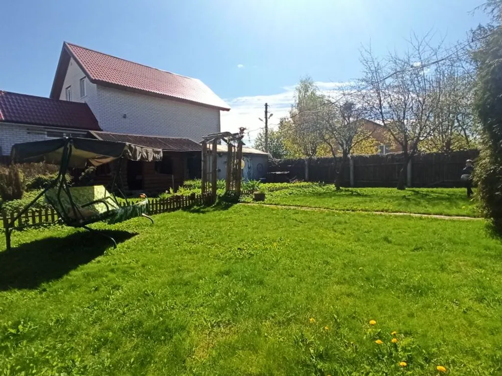 Уютный дом в черте города Осташков на берегу озера Селигер