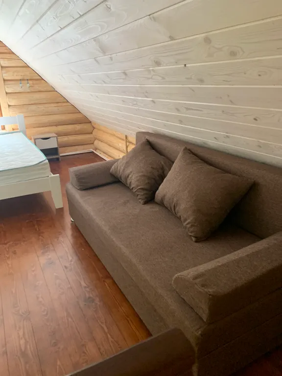 Дом семейный на озере в сосновом бору