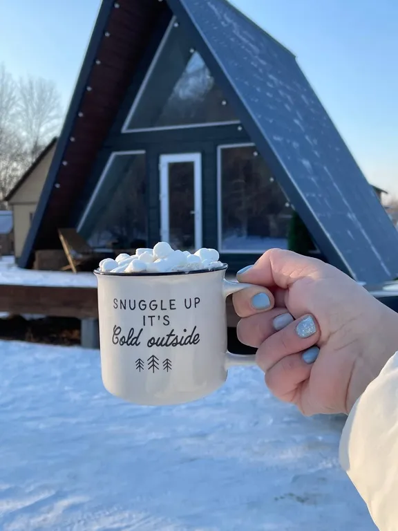 Дом A-frame у подножья горы