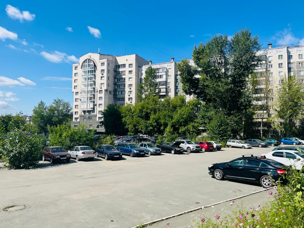 Новая квартира-студия около ТРК Алмаз