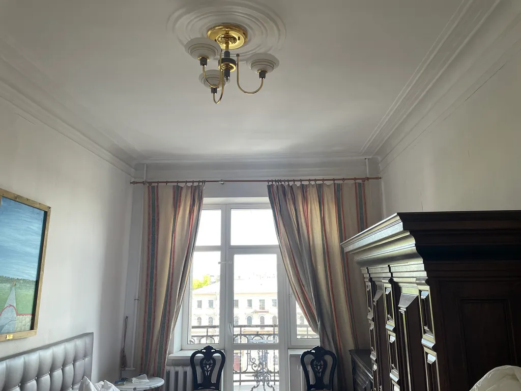 Уникальная 5-комнатная квартира на Фонтанке