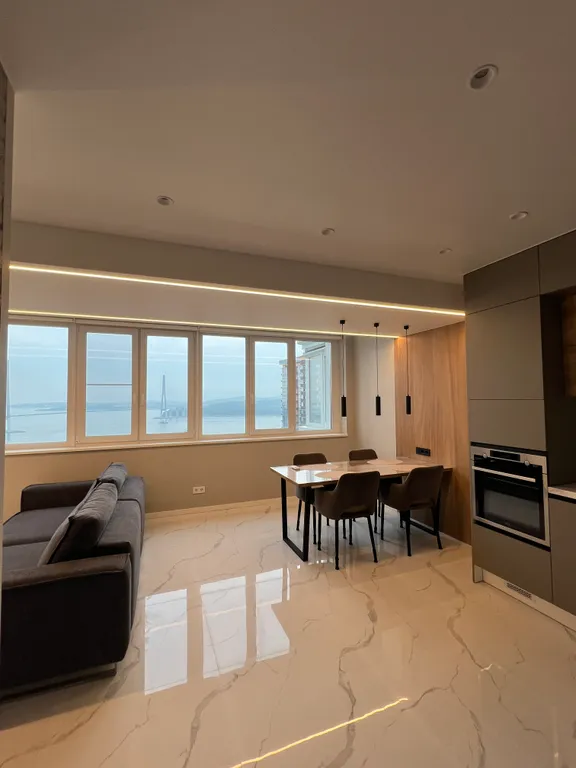 Апартамент с дизайнерским ремонтом с роскошным видом на Русский мост