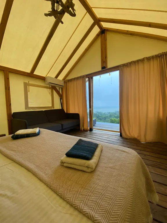 Глэмпинг с видом на море