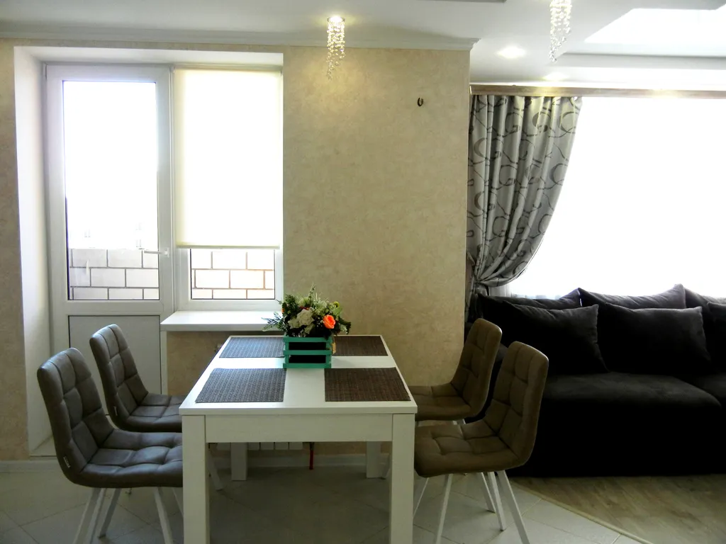 Уютная небольшая квартирка с выездом на трассу