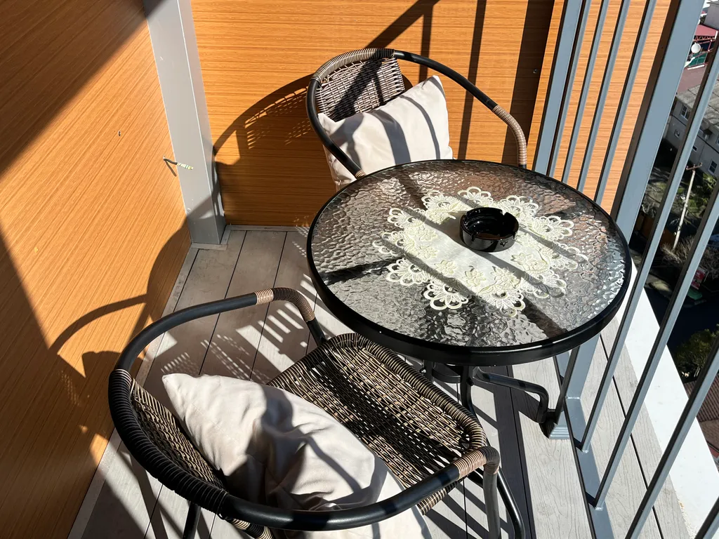 Квартира у моря с выделенной спальней и отдельной кухней