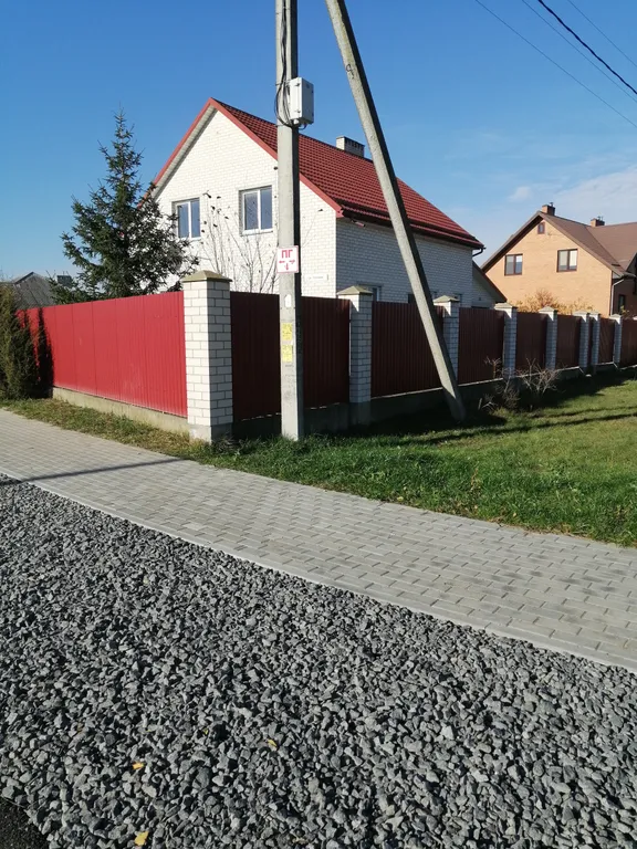 Коттедж 2 этажа в уединенном месте Бреста с парковкой во дворе