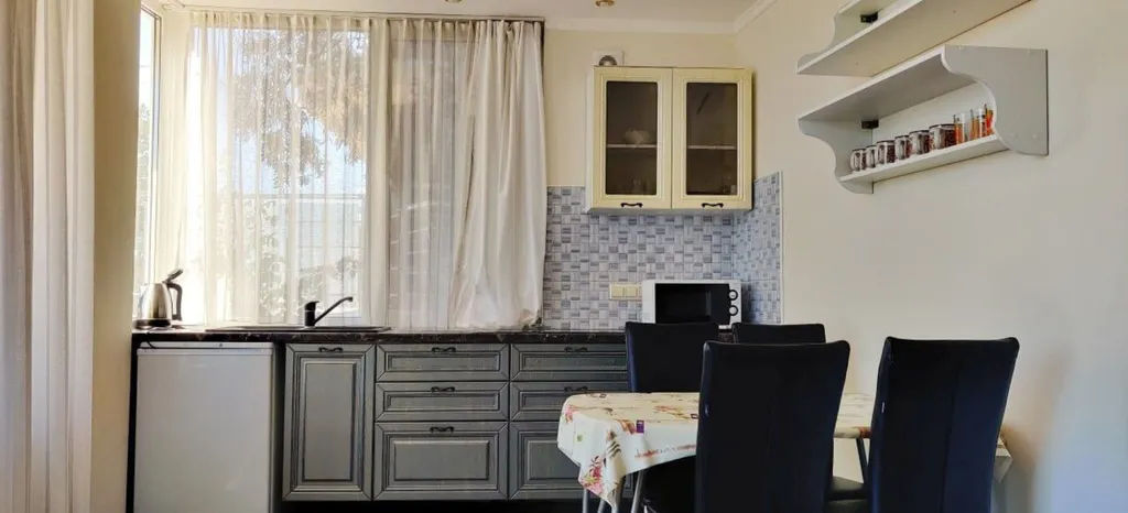 Апартамент с видом на море и отдельной спальней 202