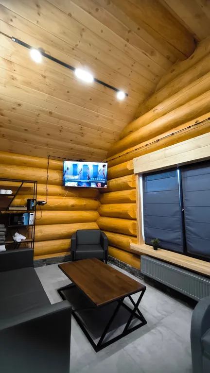 Малый коттедж с бассейном