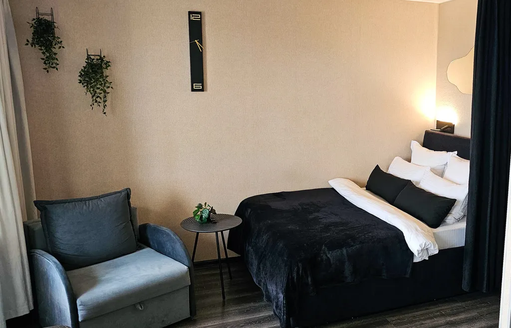 Квартира Большая студия с панорамным балконом, видом на реку — аренда посуточно в Новый Уренгой