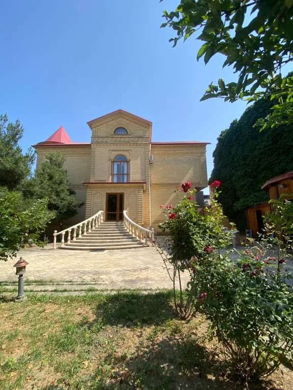 Дом напротив фонтана с потрясающим видом на крепость, фонтан и море