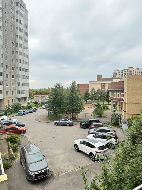 Евродвушка рядом с парком и метро