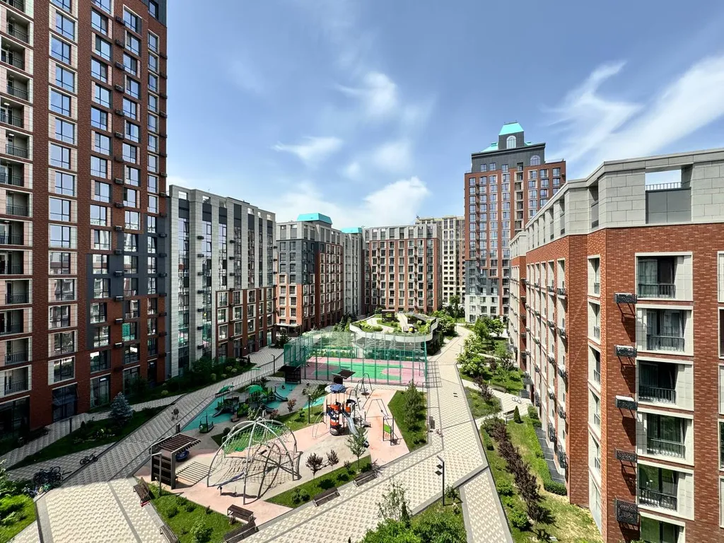 2-комнатная в жк 4you, рядом с тц Mega