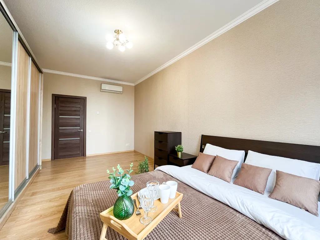 Огромная квартира в элитном доме самый центр города